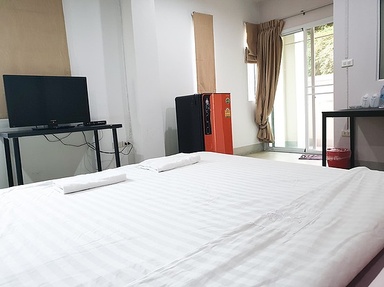 1 Bed Condo — photo 1