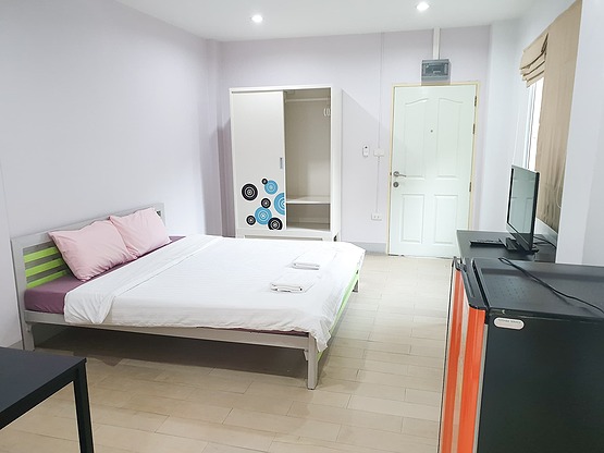 1 Bed Condo — photo 3