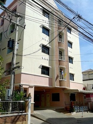 1 Bed Condo — photo 1