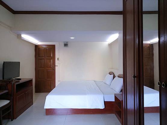 1 Bed Condo · Thon Buri, bangkok — photo 3