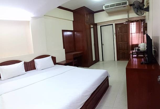 1 Bed Condo · Thon Buri, bangkok — photo 4