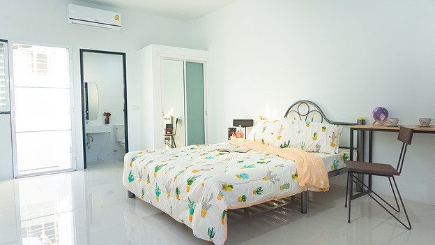 1 Bed Condo — photo 2