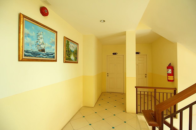 Condo — photo 1