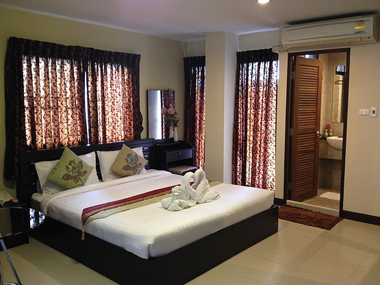 Condo · Sathon, bangkok — photo 1