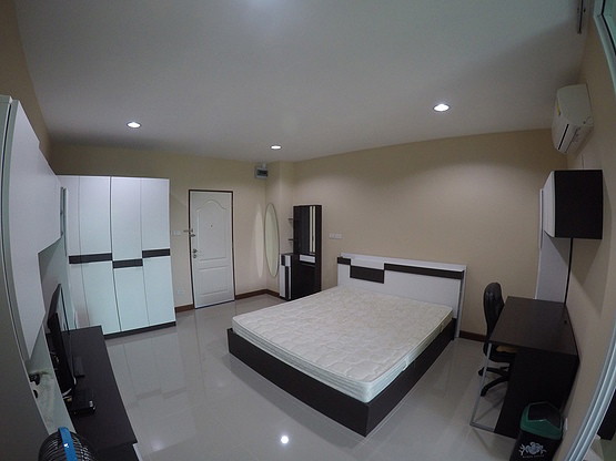 1 Bed Condo — photo 3