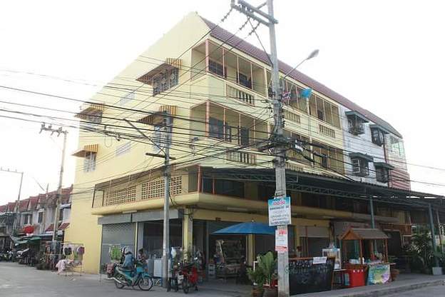 1 Bed Condo — photo 1