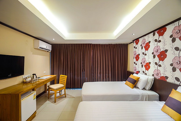 Condo · Bang Na, bangkok — photo 1