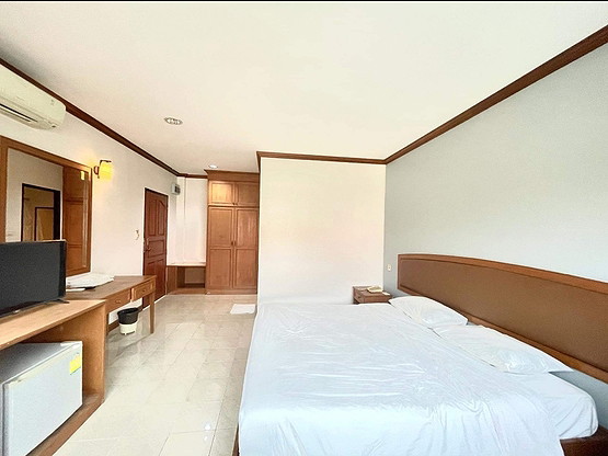 Condo — photo 1