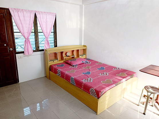 1 Bed Condo — photo 3
