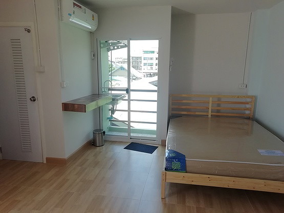 1 Bed Condo · Bangkok Noi, bangkok — photo 4