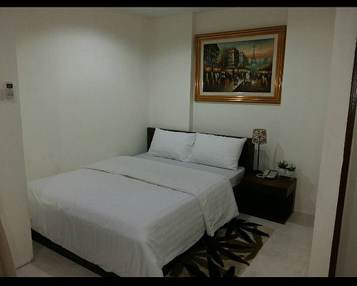 1 Bed Condo — photo 1