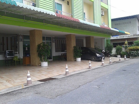 1 Bed Condo — photo 1