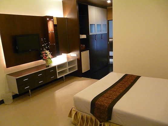 1 Bed Condo — photo 3