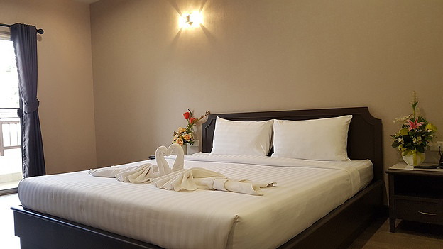 1 Bed Condo — photo 1