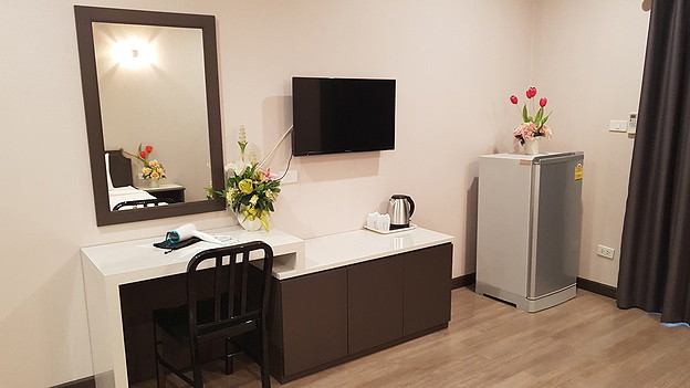 1 Bed Condo — photo 3