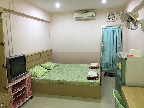 1 Bed Condo — photo 2