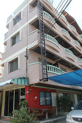 1 Bed Condo · Bang Kapi, bangkok — photo 2