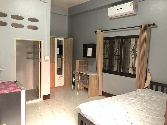 1 Bed Condo — photo 2