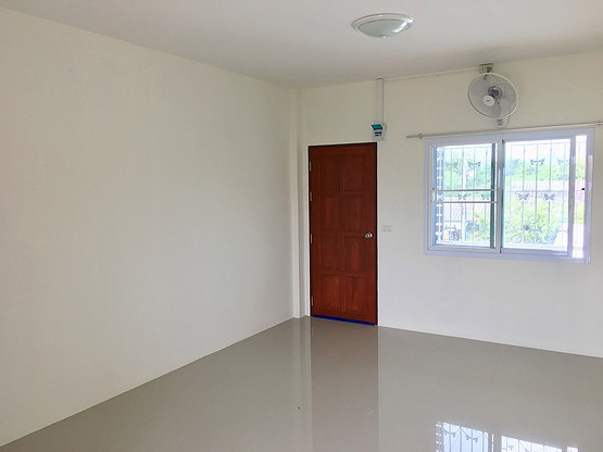 1 Bed Condo — photo 2