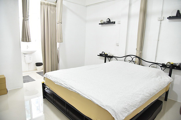 1 Bed Condo · Khlong San, bangkok — photo 3