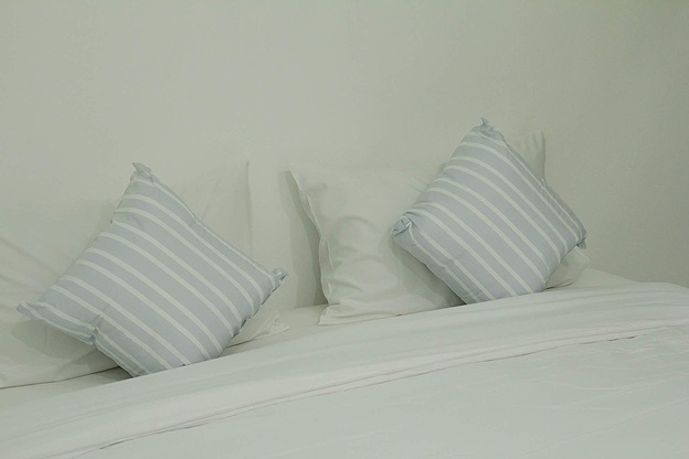 1 Bed Condo — photo 2