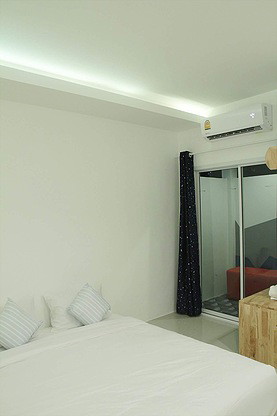 1 Bed Condo — photo 3