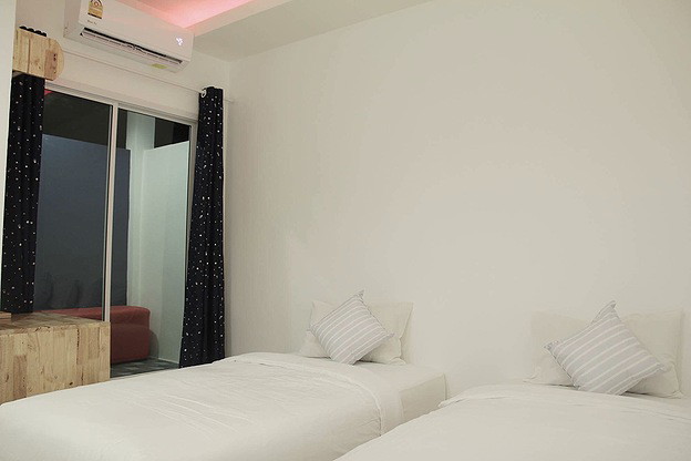 1 Bed Condo — photo 4