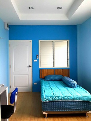 1 Bed Condo — photo 2