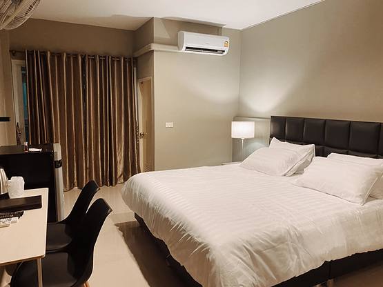 1 Bed Condo — photo 2