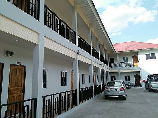 1 Bed Condo — photo 2