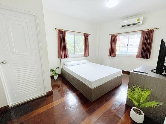 1 Bed Condo · Bangkok Noi, bangkok — photo 2