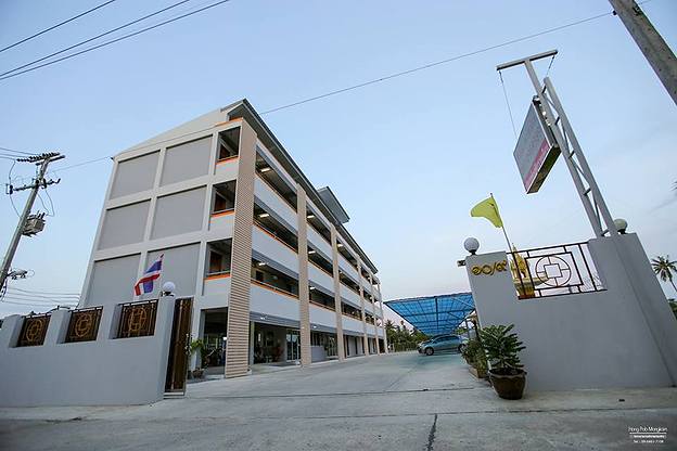 1 Bed Condo — photo 3