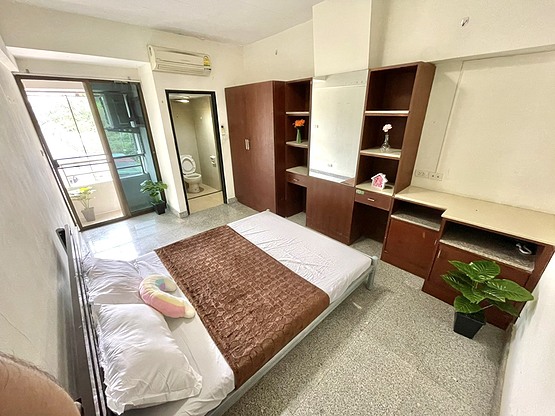 1 Bed Condo · Huai Khwang, bangkok — photo 1