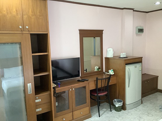 1 Bed Condo — photo 1