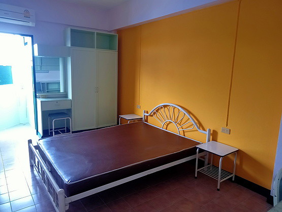 1 Bed Condo · Bangkok Noi, bangkok — photo 2