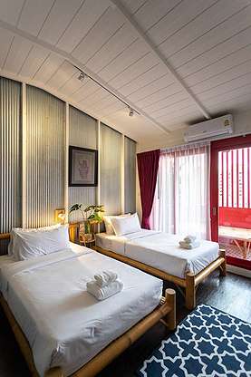 Lin Poshtel — photo 1