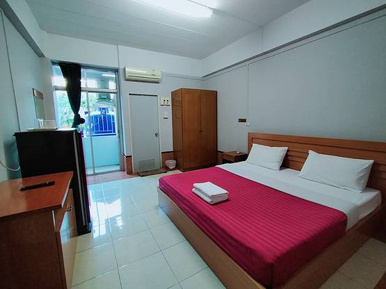 1 Bed Condo — photo 3