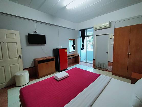 1 Bed Condo — photo 4