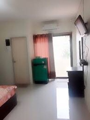 1 Bed Condo — photo 3