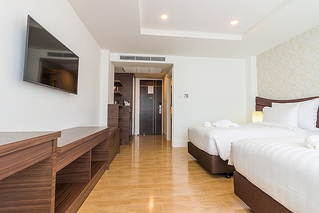 1 Bed Condo — photo 3