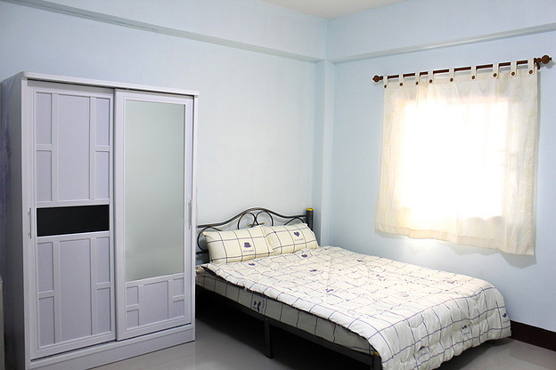 Condo — photo 1