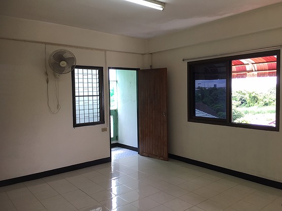 1 Bed Condo · Bang Khun Thian, bangkok — photo 1