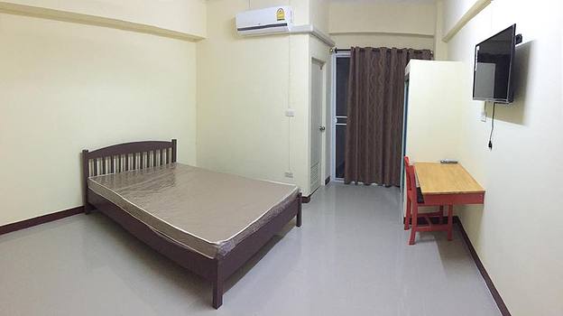 1 Bed Condo — photo 1