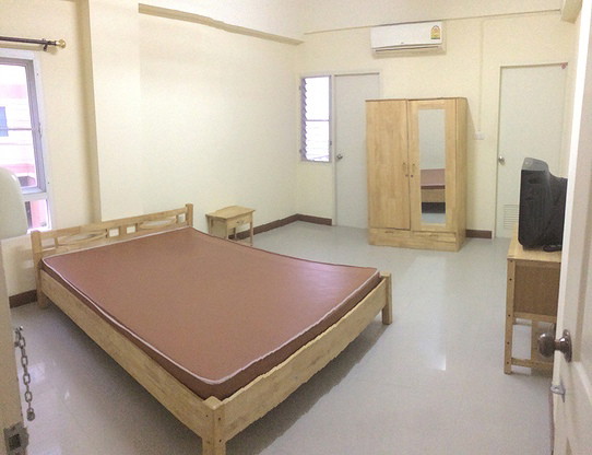 1 Bed Condo — photo 1