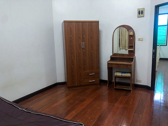Condo · Huai Khwang, bangkok — photo 1