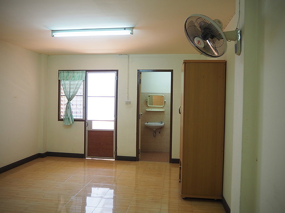 1 Bed Condo — photo 2
