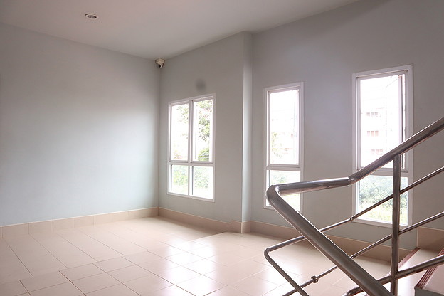 1 Bed Condo — photo 2