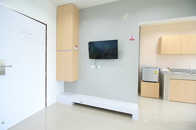 1 Bed Condo — photo 4