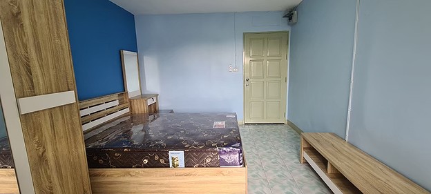 Condo · Wang Thonglang, bangkok — photo 2