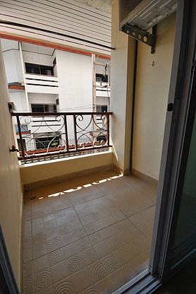 1 Bed Condo — photo 3